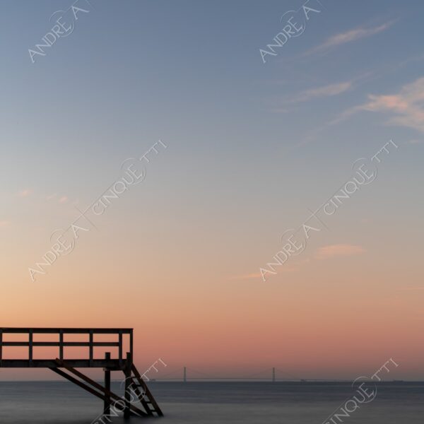 danimarca denmark tramonto sunset sundown crepuscolo dusk twilight alba sunrise molo pier wharf pontile ponte bridge storstrom