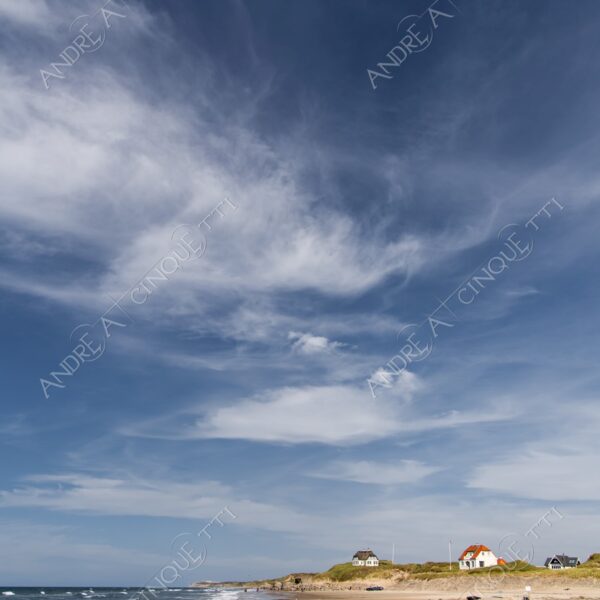 danimarca denmark lokken beach spiaggia shore sabbia sand onde waves nuvole clouds