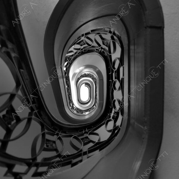 scala a chiocciola spiral staircase bianco e nero black and white