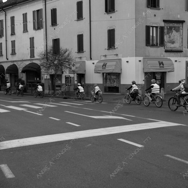 lodi street photography fotografia di strada bianco e nero black and white biciclette bikes bicycles