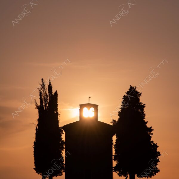 toscana tuscany cappella madonna di vitaleta alba sunrise tramonto sunset sundown crepuscolo twilght dusk chiesa church chapel controluce backlight backlit profilo silhouette
