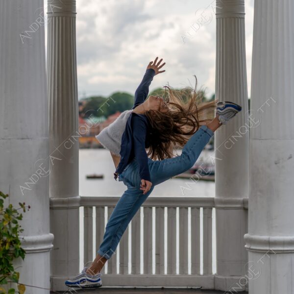 svezia sweden stoccolma stockholm salto jump ragazza girl teen