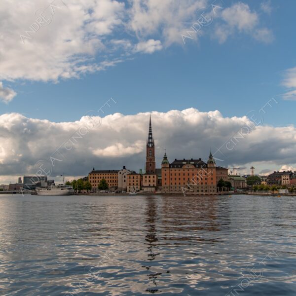 svezia sweden stoccolma stockholm porto harbour nave veliero sailing ship vascello vessel nuvole clouds gabbiano seagull