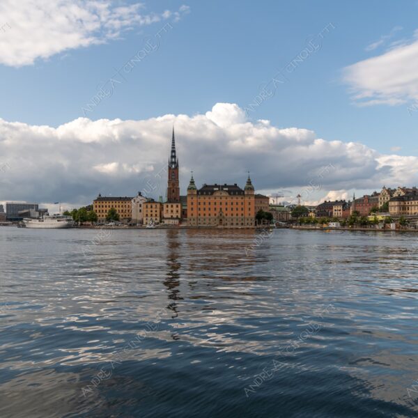 svezia sweden stoccolma stockholm porto harbour nave veliero sailing ship vascello vessel nuvole clouds
