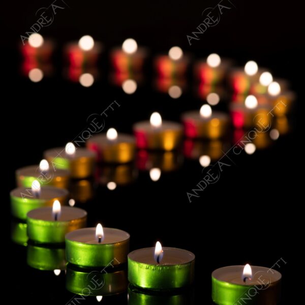 still life studio photography candela candle riflessi reflections colri colours tea light lights