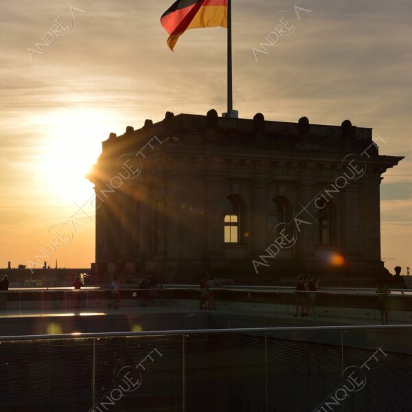 germania germany berlino berlin parlamento parliament reichstag palazzo palace cupola dome lunga esposizione long exposure tramonto sunset sundown crepuscolo dusk twilight alba sunrise