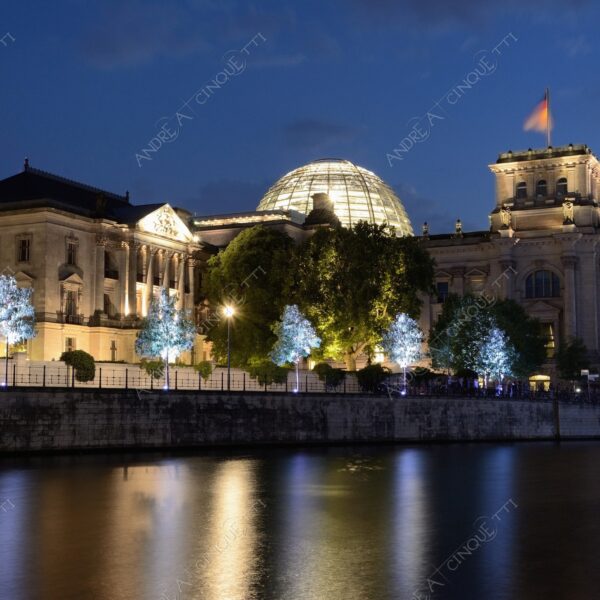 germania germany berlino berlin parlamento parliament reichstag palazzo palace cupola dome fiume river elba elbe lunga esposizione long exposure tramonto sunset sundown blue hour
