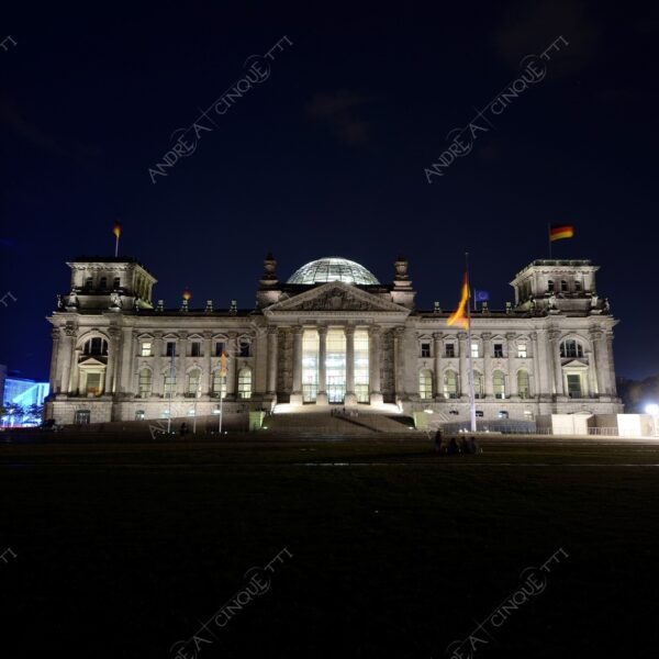 germania germany berlino berlin parlamento parliament reichstag palazzo palace cupola dome