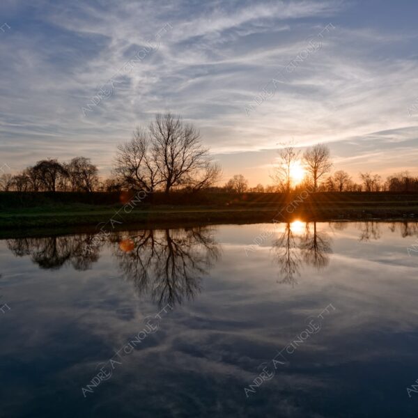 paullo canale canal channel muzza riflessi reflections specchio mirror tramonto sunset sundown blue hour alba sunrise crepuscolo dusk twilight alberi tree nuvole clouds