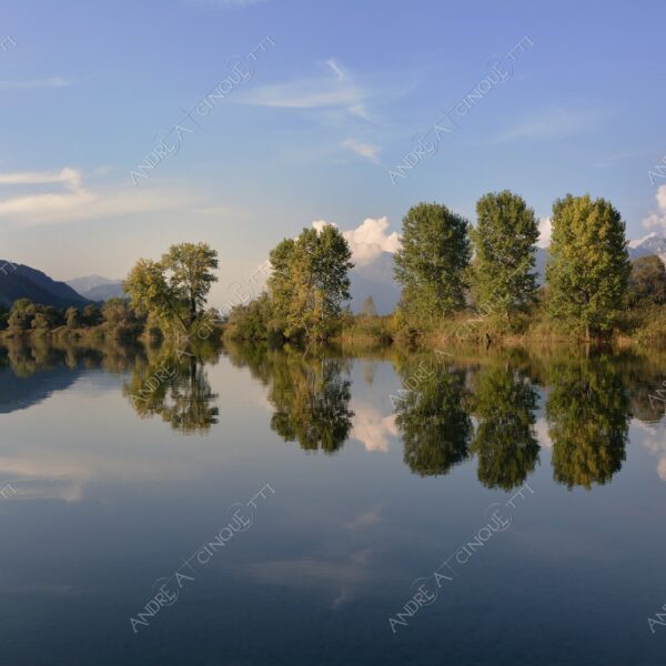 airuno riflessi reflections specchio mirror fiume river adda nuvole clouds