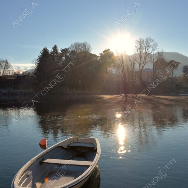 brivio riflessi reflections specchio mirror fiume river adda nuvole clouds morning mattina alba sunrise sole sun barca boat
