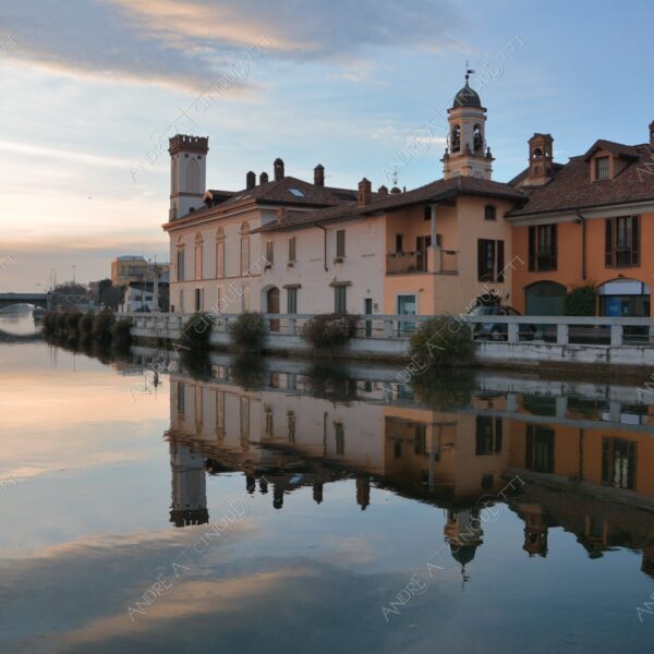 gaggiano navigli canale channel canal riflessi reflections mirror specchio campanile bell tower belfry steeple blue hour tramonto sunset crepuscolo dusk twilight alba sunrise