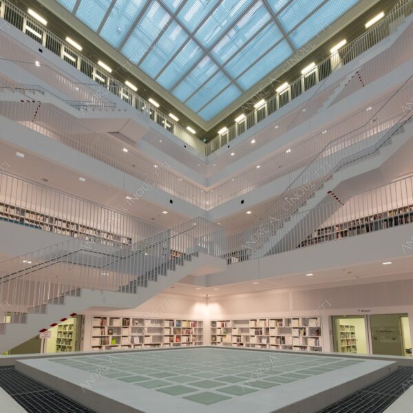 germania germany stoccarda stuttgard biblioteca library architettura moderna modern architecture interni interior