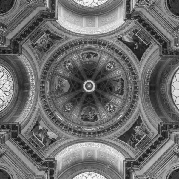 piemonte vercelli italia italy chiesa church san cristoforo cupola dome affresco fresco vetrate stained glass windows